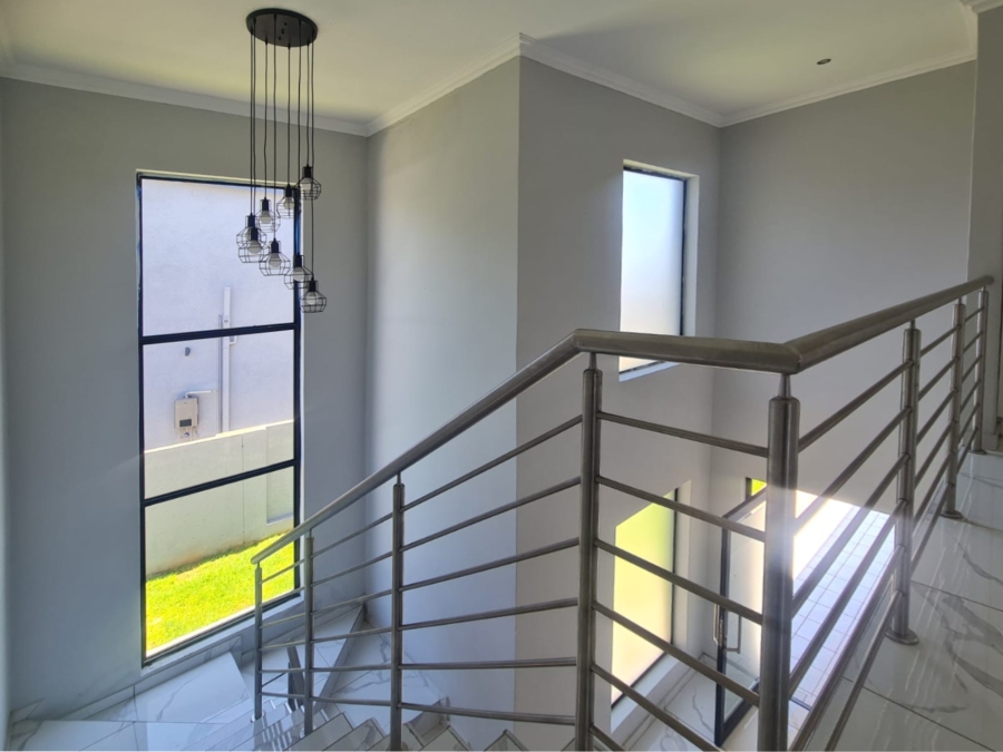 To Let 4 Bedroom Property for Rent in Melodie North West